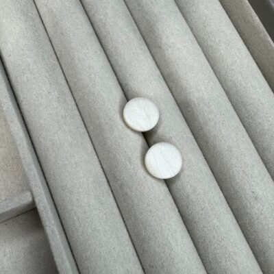 Auskarai Mini taškučiai - Perlamutrinė su blizgučiu